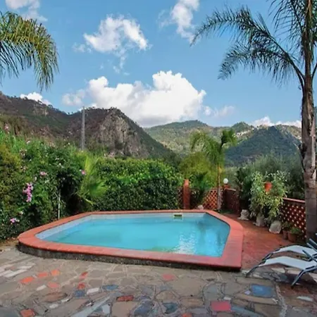With Pool And Great Views In Feriehus
