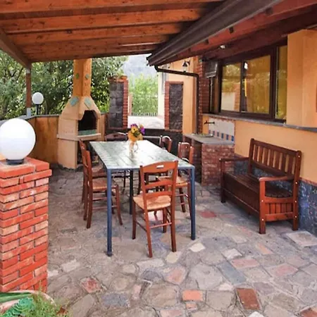 Σπίτι διακοπών With Pool And Great Views In